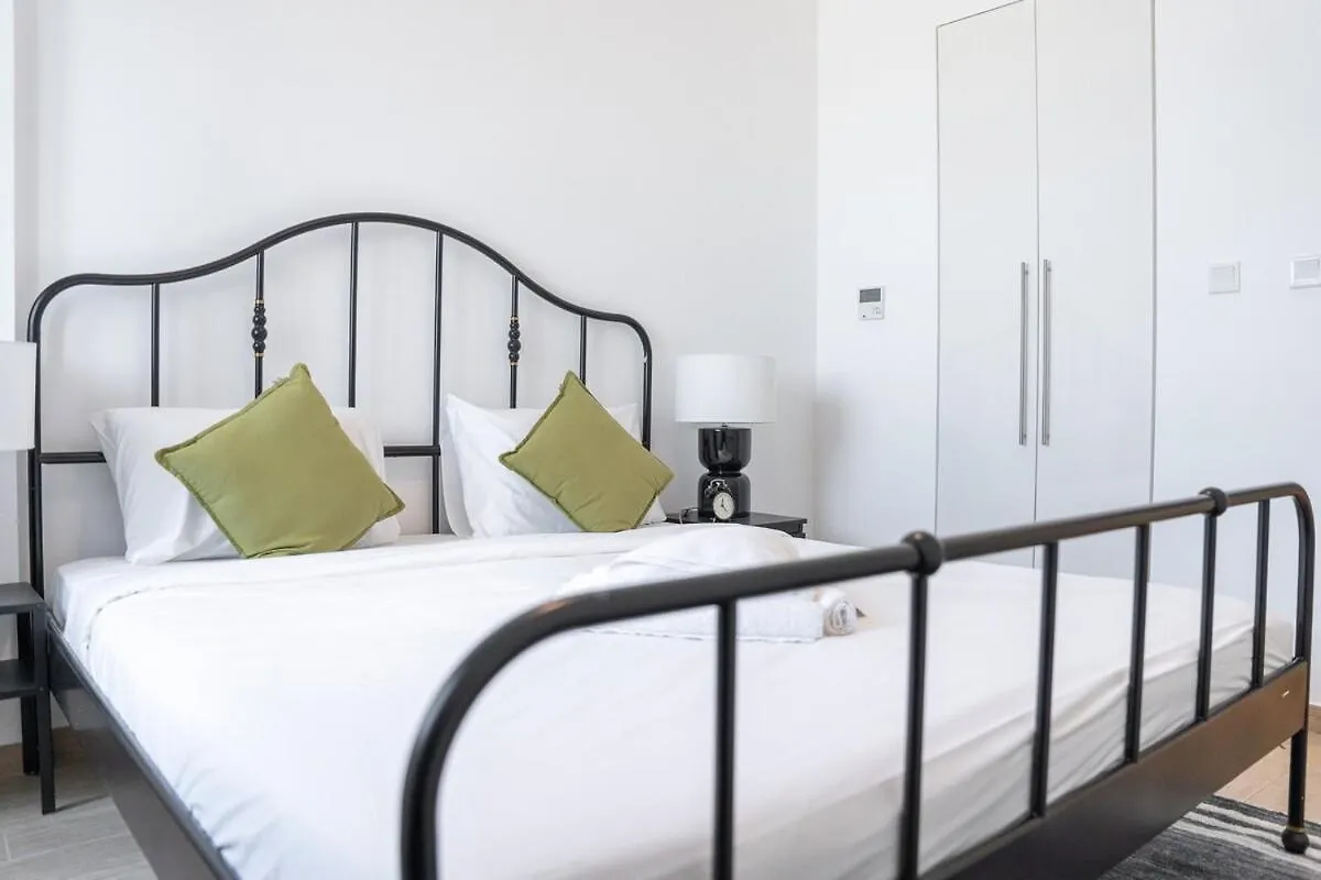 Peaceful 2-Bedroom Apartment In Jebel Ali Perfect For 6! 迪拜
