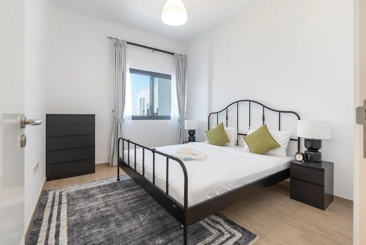 Peaceful 2-Bedroom Apartment In Jebel Ali Perfect For 6! Dubai