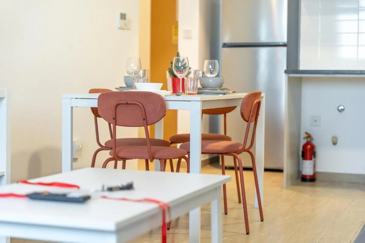 Peaceful 2-Bedroom Apartment In Jebel Ali Perfect For 6! Dubai
