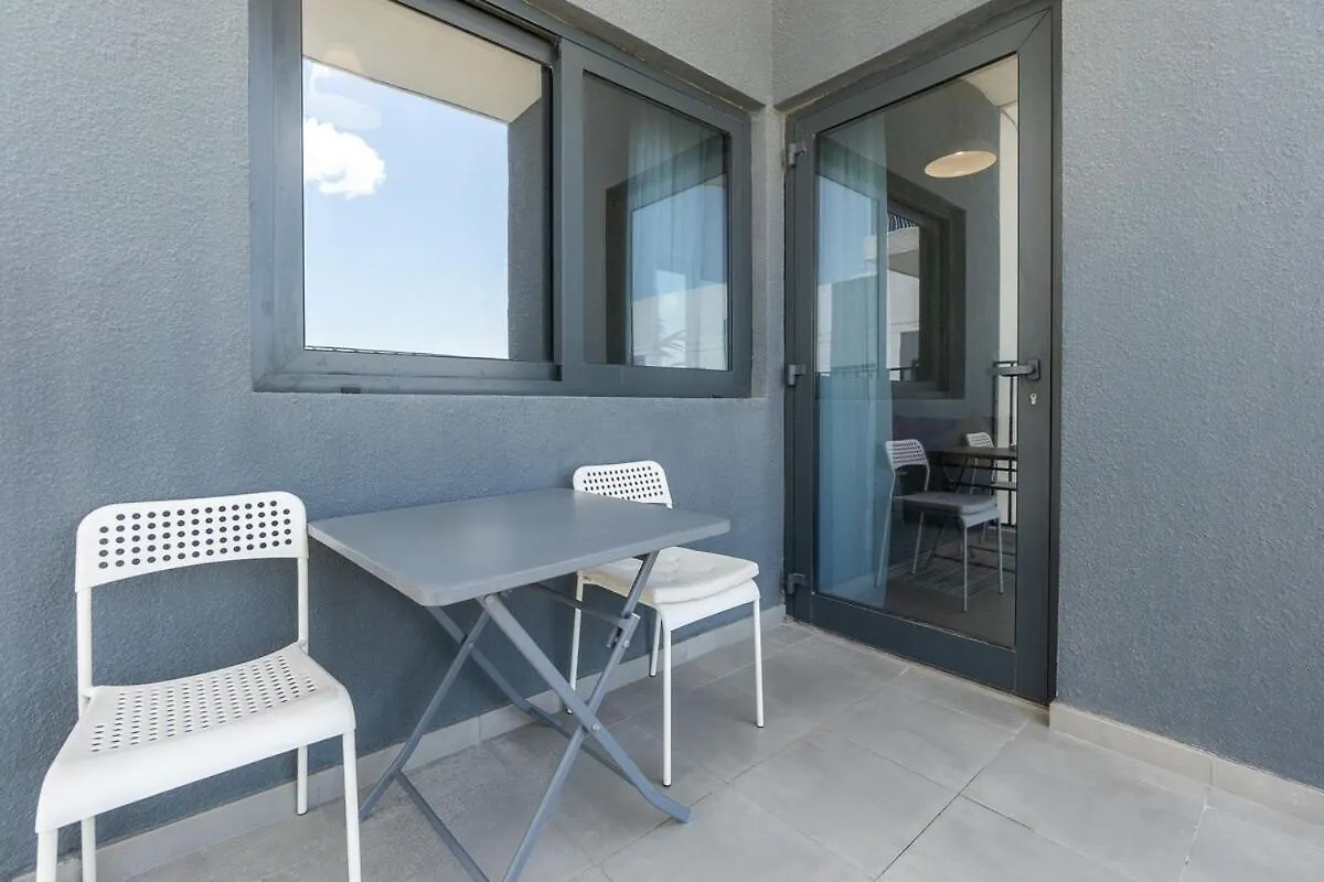Peaceful 2-Bedroom Apartment In Jebel Ali Perfect For 6! Dubai