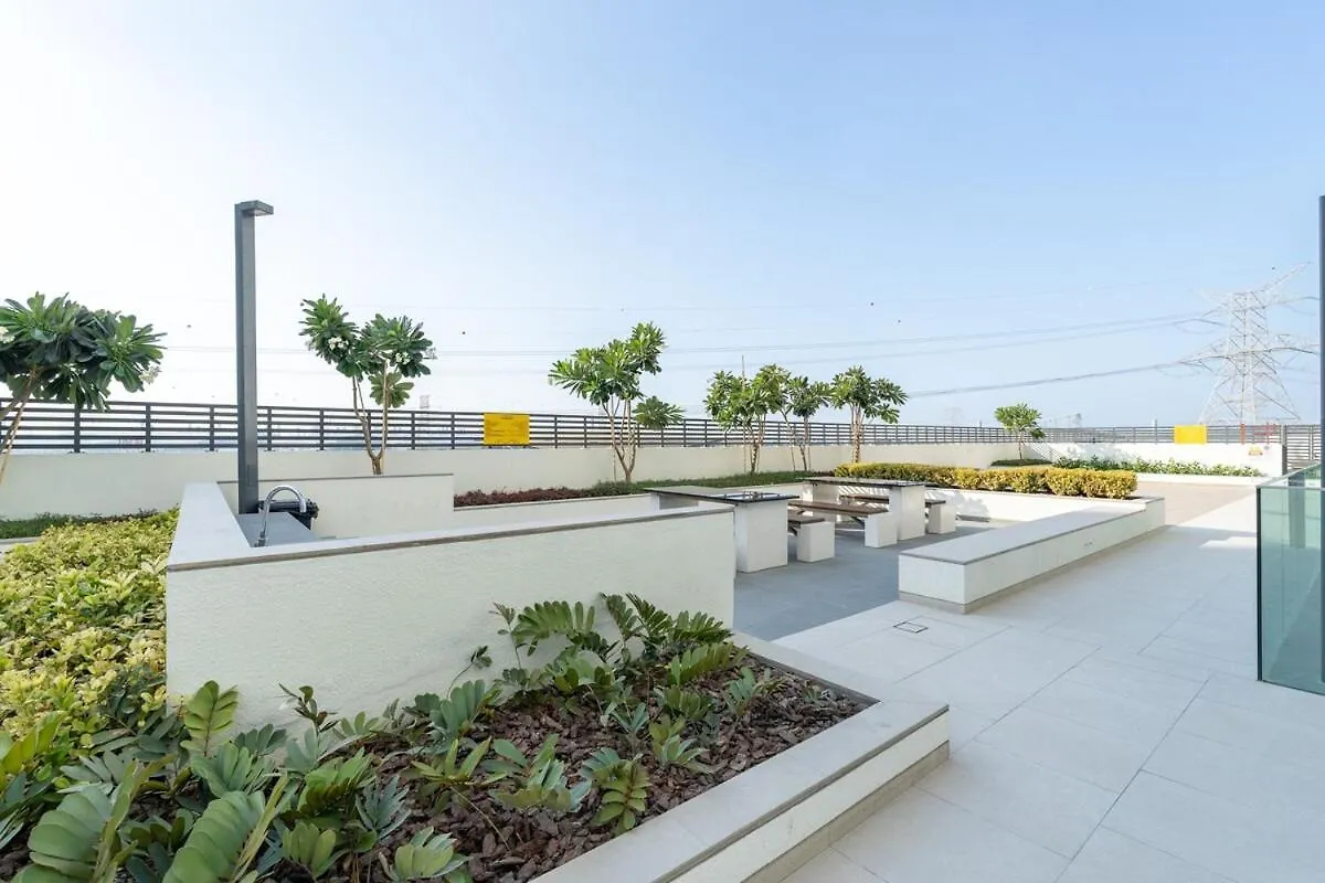 Peaceful 2-Bedroom Apartment In Jebel Ali Perfect For 6! Dubai