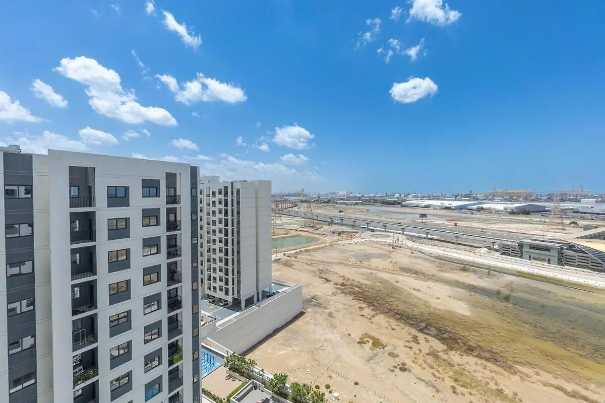 Peaceful 2-Bedroom Apartment In Jebel Ali Perfect For 6! Dubai